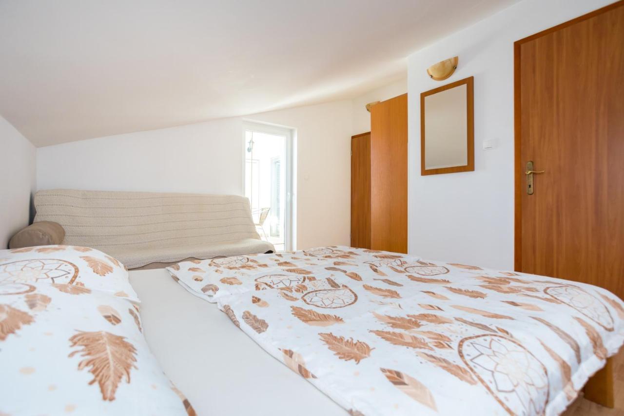 Apartmani Sandra Malinska Sveti Vid-Miholjice Экстерьер фото