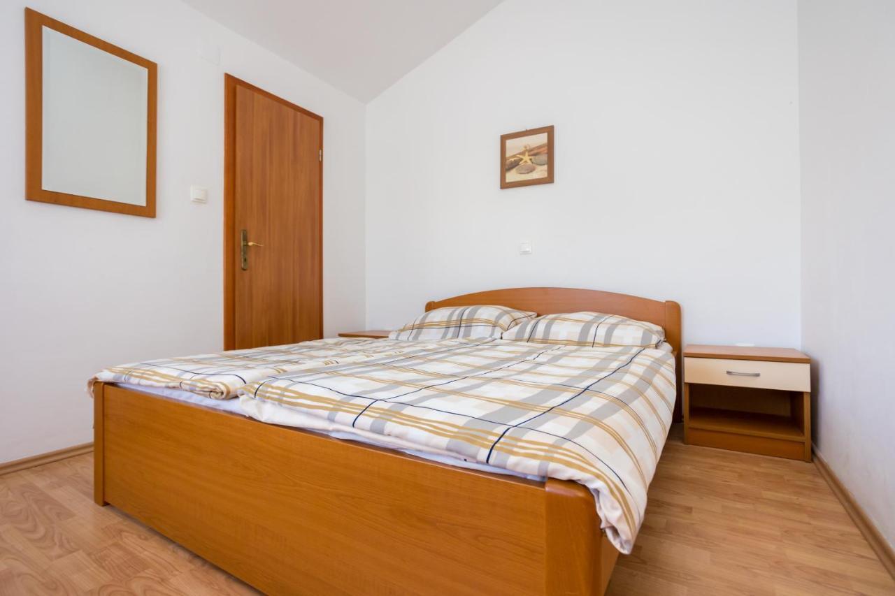 Apartmani Sandra Malinska Sveti Vid-Miholjice Экстерьер фото
